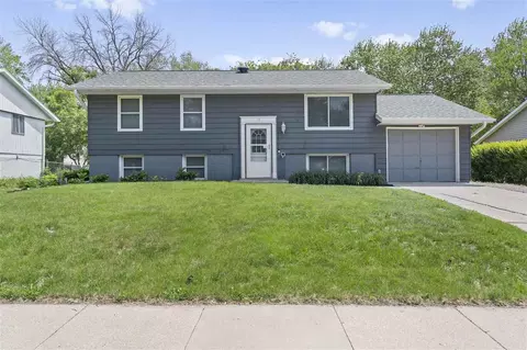 13 Amber Ln, Iowa City, IA 52240