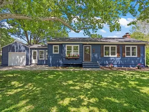 701 8th St, Coralville, IA 52241