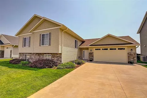 1813 Dickenson Ln, Iowa City, IA 52240