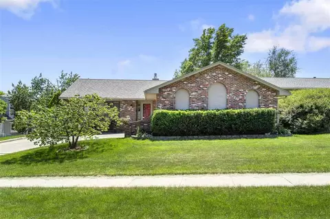 743 Spencer Dr, Iowa City, IA 52246