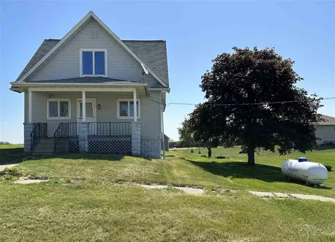 703 2nd St, Hartwick, IA 52232