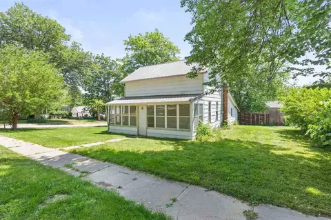 601 3rd St, Wellman, IA 52356