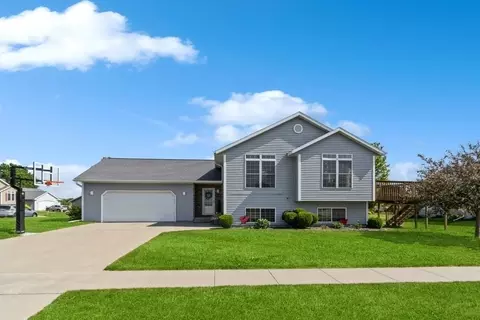 1014 North St, Williamsburg, IA 52361