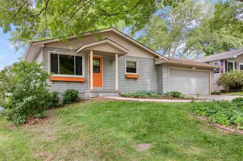 724 11th Ave, Coralville, IA 52241