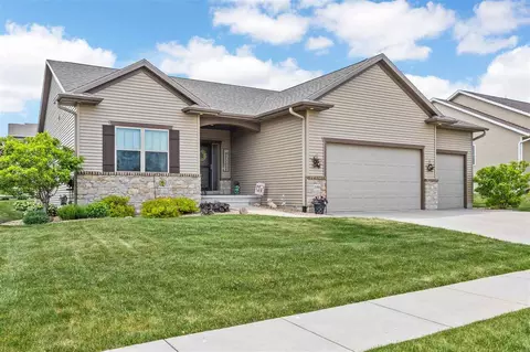 2090 Hillside Dr, Ely, IA 52227