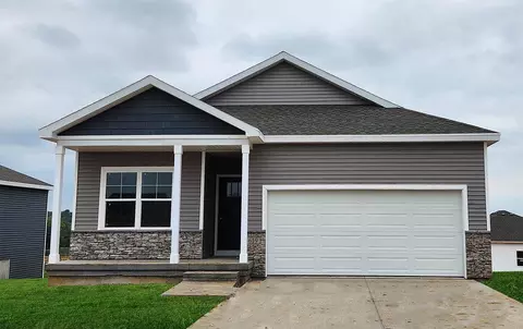 619 E Goldfinch Dr, Tiffin, IA 52340