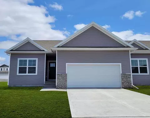 621 Thomas St, Tiffin, IA 52340