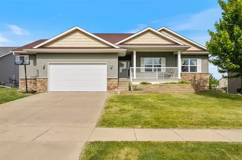 310 Locust Dr, North Liberty, IA 52317
