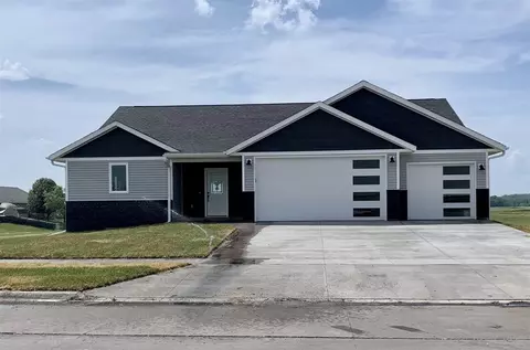 304 W H Ave, Kalona, IA 52247