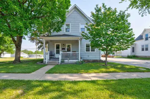 632 W Monroe St, Washington, IA 52353