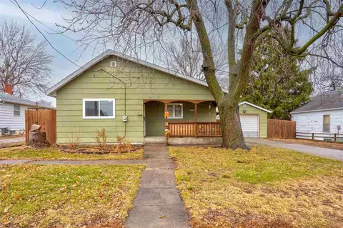 916 E Madison, Washington, IA 52353