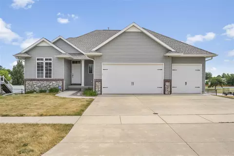 3150 Autumn Dr, Marion, IA 52302