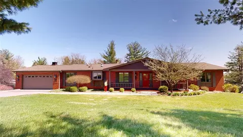 11 Glenview Knl NE, Iowa City, IA 52240