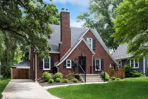 1634 Morningside Dr, Iowa City, IA 52245