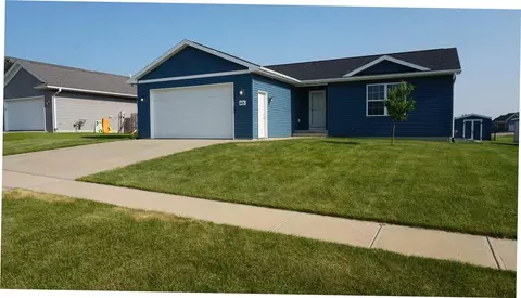 405 Jacki Dr, Lone Tree, IA 52755