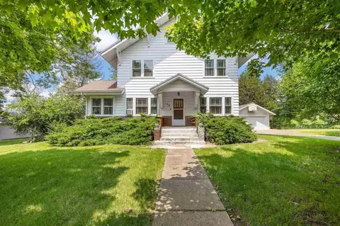 130 1st Ave W, Walford, IA 52351