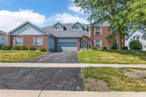 3260 Willowridge Rd, Marion, IA 52302