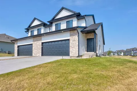 1110 Leann Cir, North Liberty, IA 52317