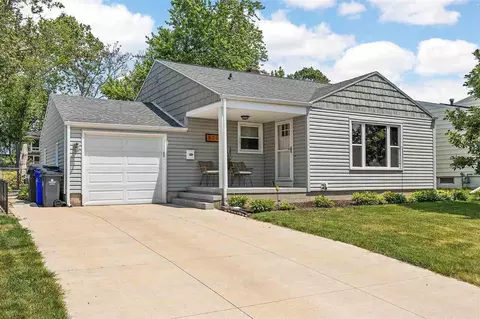 800 27th St, Cedar Rapids, IA 52402