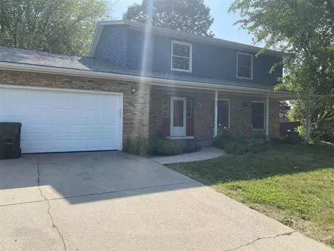 92 Penfro, Iowa City, IA 52246