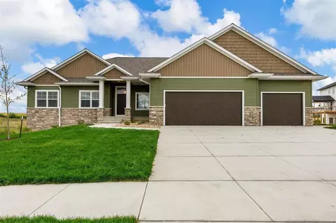 1215 Osage Ln, North Liberty, IA 52317