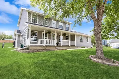 2965 Winston Cir, Marion, IA 52302