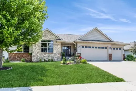 4427 Cumberland Ln, Iowa City, IA 52245
