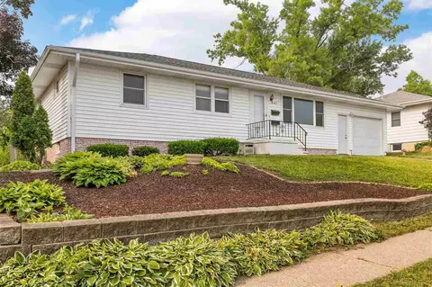 3105 Franbrook Ter NW, Cedar Rapids, IA 52405