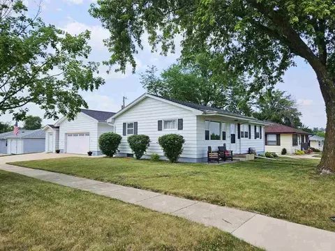 110 Josephine Ln NW, Cedar Rapids, IA 52405
