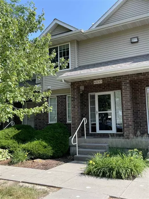 4835 Cardigan Ln, Iowa City, IA 52245