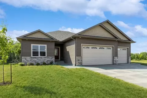 1021 High Ridge Trl, Solon, IA 52333