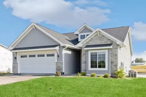 1106 High Ridge Trl, Solon, IA 52333