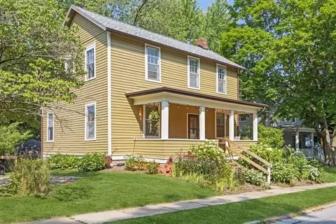 1124 Muscatine Ave, Iowa City, IA 52240