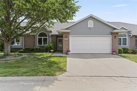 1366 Oxford Pl, Iowa City, IA 52240