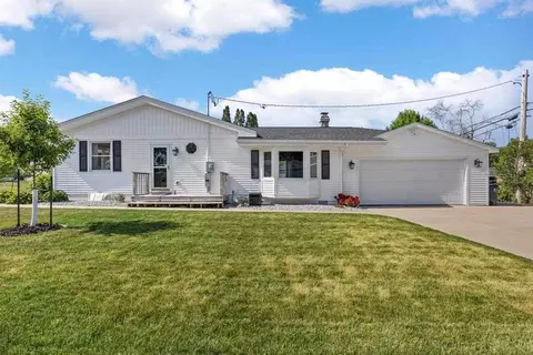 3836 Terrace Hill Dr, Cedar Rapids, IA 52402