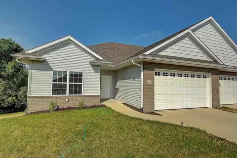 503 Majestic Oak Ct, Solon, IA 52333