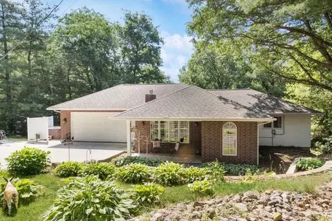 3704 Rice Ridge Cir NE, North Liberty, IA 52317