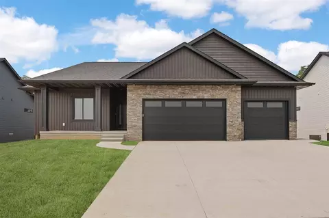 1509 Green Oak Pass, Tiffin, IA 52340