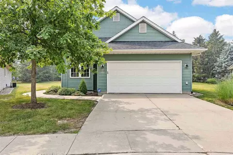 1370 Emily Ct, Iowa City, IA 52246