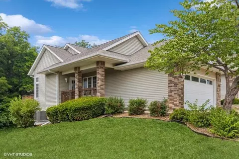 1417 Ranier Dr, Iowa City, IA 52246