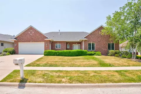 11 Donegal Pl, Iowa City, IA 52246