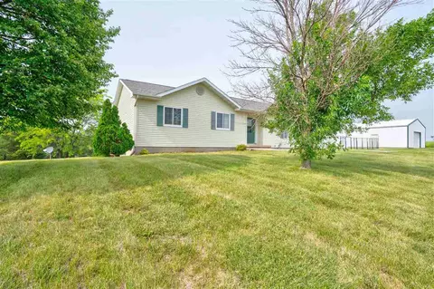 2487 310th St, Parnell, IA 52325