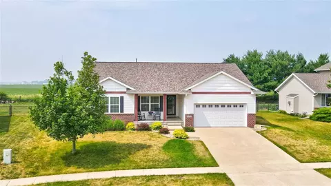 1465 Blacktail Ln, North Liberty, IA 52317