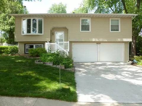 3004 Sweet Briar Ave, Iowa City, IA 52245