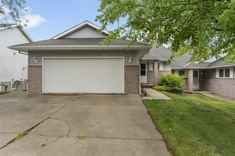 320322328330 Cayman St, Iowacity, IA 52245