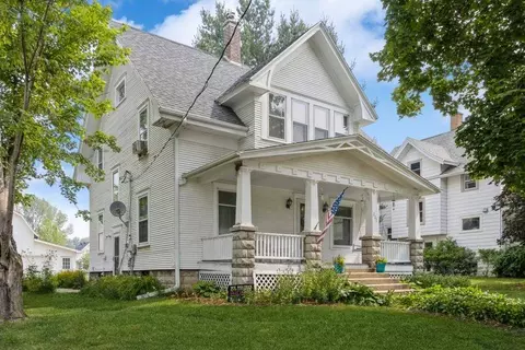 222 E 5th St, Solon, IA 52333