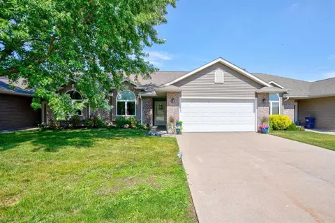 1438 Compton Pl, Iowa City, IA 52240