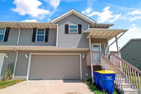 1567 Deerfield Dr, North Liberty, IA 52317