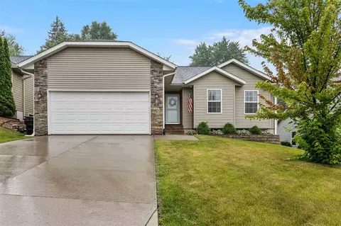 808 10th Ave Pl, Coralville, IA 52241