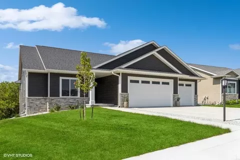 611 Leslie Ln, Tiffin, IA 52340